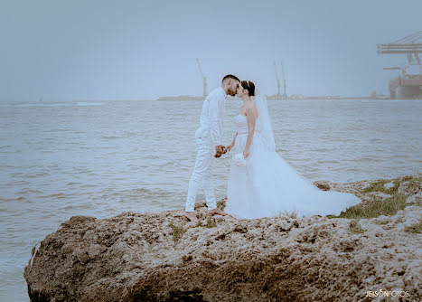 Wedding photographer Jeison Jiemenez (jeisonfotos). Photo of 13 October 2021