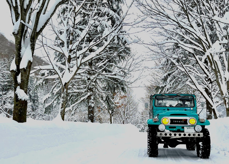 ランドクルーザー40の今年もあとわずか・ランクル40・FJ40・新雪走行・ヨンマルに関するカスタム事例の投稿画像1枚目