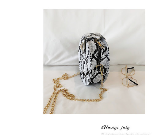 Title 22, Serpentine Oblique Cross Bag – De perfecte schu...