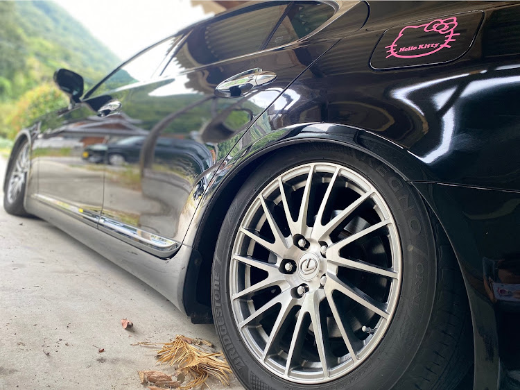 LSの写真撮影・LS460・純正エアサス　ロワリングキットに関するカスタム事例の投稿画像5枚目
