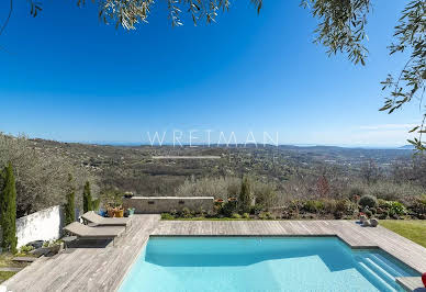 Villa avec piscine et terrasse 3