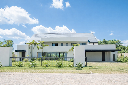 House with garden and terrace 2