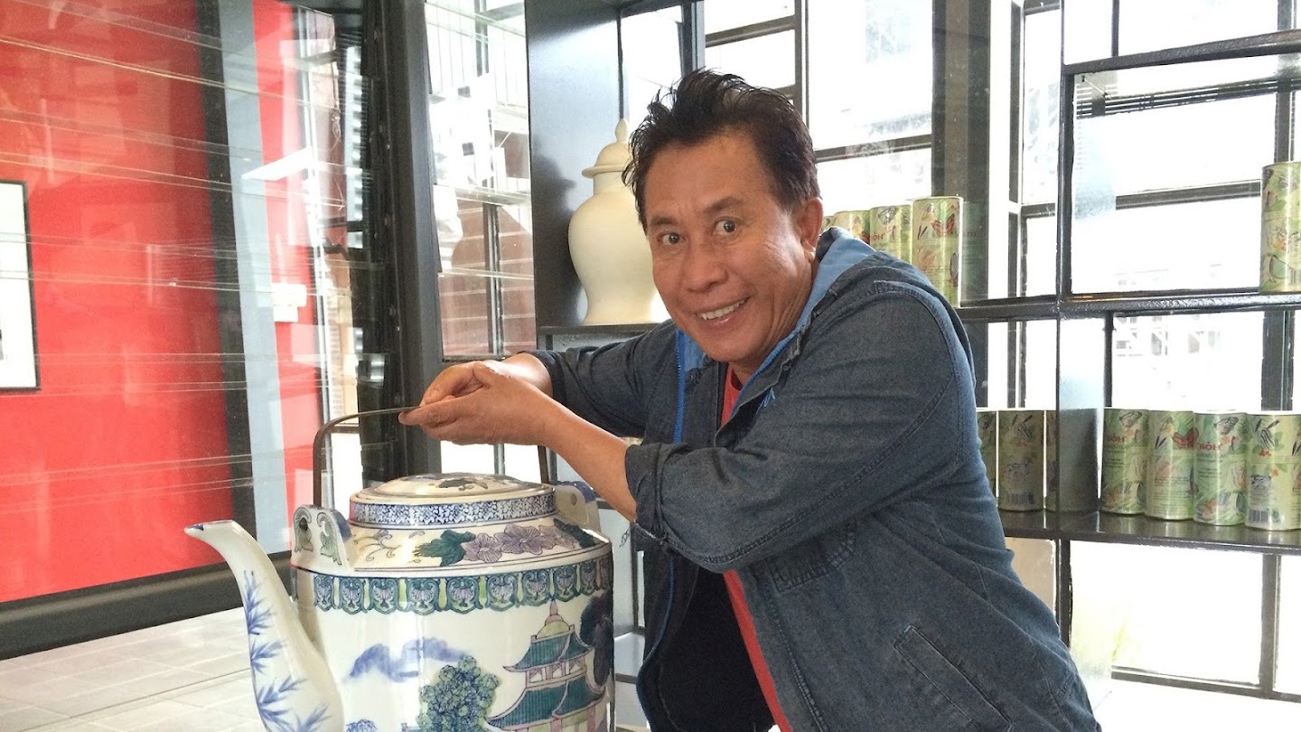 Watch Taste of Malaysia With Martin Yan live