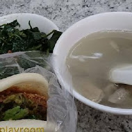 阿萬油飯.刈包.四臣湯.排骨湯