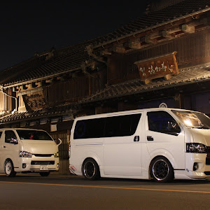ハイエースバン TRH200V