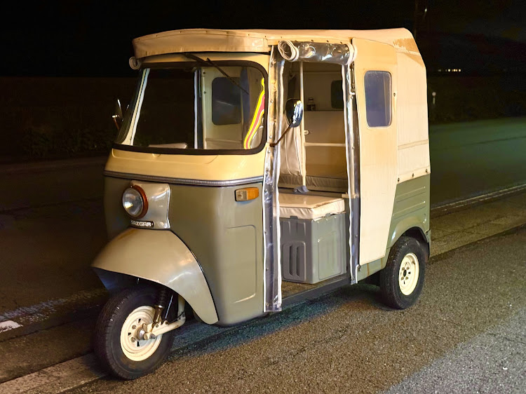 zoomさんが投稿したauto-rickshaw・リクシャー・トゥクトゥク・三輪タクシー・楽しい乗り物に関するカスタム事例の投稿画像2枚目