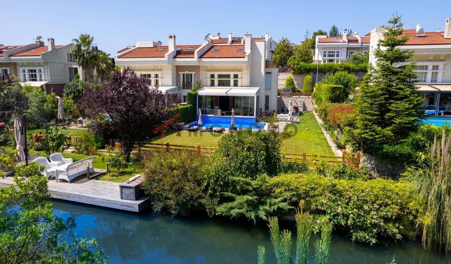 Maison avec piscine et terrasse Sarıyer