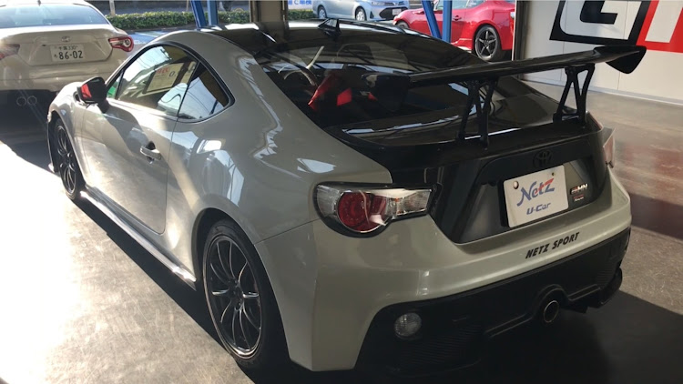 セレナのTOYOTA86・gtウイング・限定・カーボンボンネット・GRMNに関するカスタム事例の投稿画像1枚目