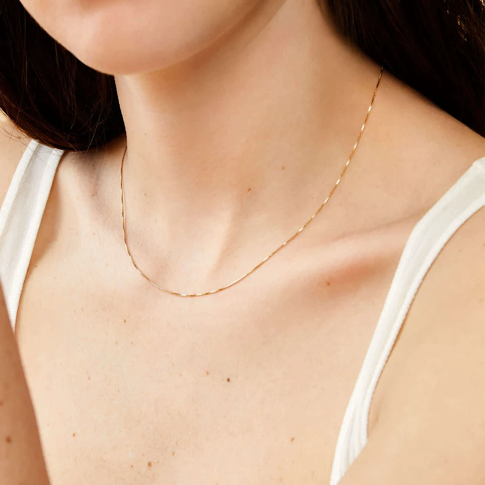 Ženska ogrlica Ins Cool Style Simple Clavicle. Jednostavna i elegantna ogrlica za svakodnevno nošenje, savršena za isticanje dekoltea i stila.