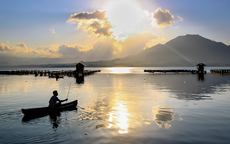 The Fisherman di Manuel G. Ph.