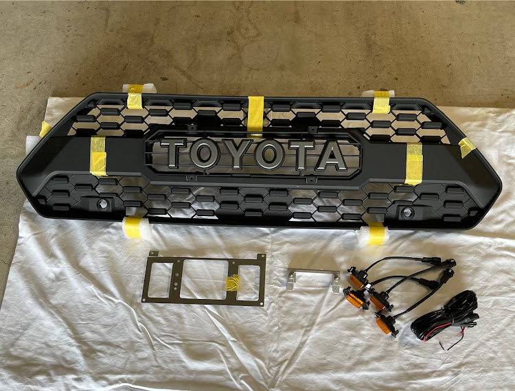 RAV4のタコマグリル・jiayanブラケットに関するカスタム事例の投稿画像1枚目