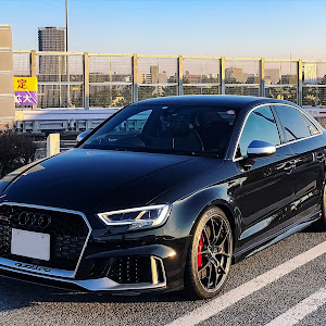 RS3 セダン