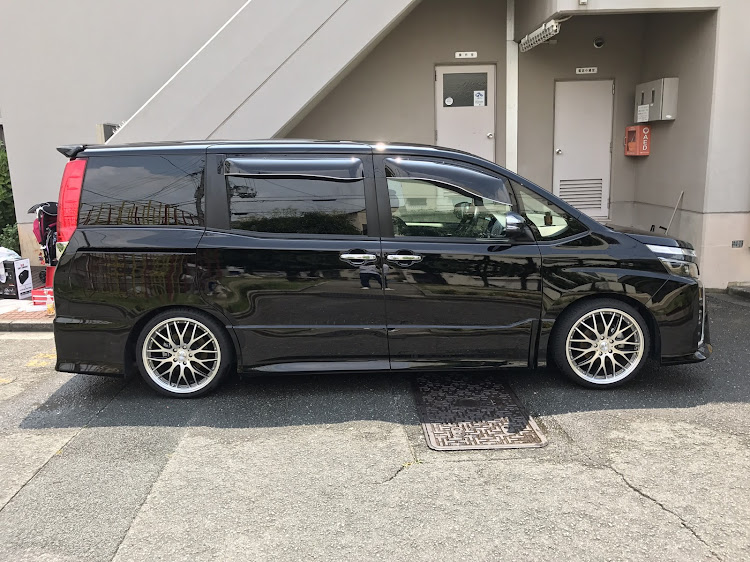ヴォクシーの洗車に関するカスタム事例の投稿画像1枚目