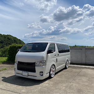 ハイエースバン TRH200V