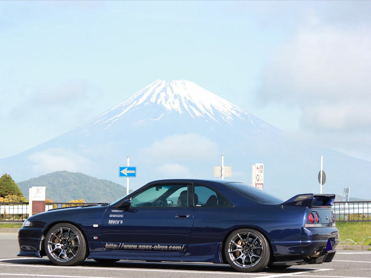 スカイライン GT-RのBCNR33・MR-S・和と愛車・富士山と愛車・大都会東京に関するカスタム事例の投稿画像2枚目