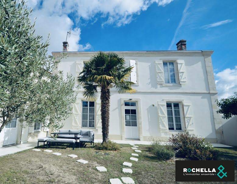 Vente maison 6 pièces 265 m² à La Rochelle (17000), 615 000 €