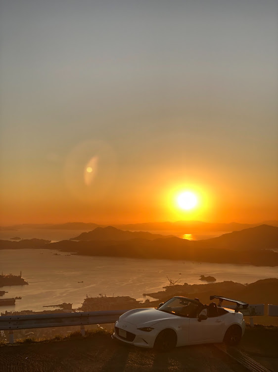 ロードスターの夕焼け・夕陽・トワイライト・灰ヶ峰・野呂山に関するカスタム事例の投稿画像4枚目