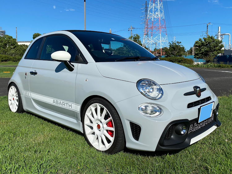 595Cの595エッセエッセ・ABARTH 595に関するカスタム事例の投稿画像2枚目