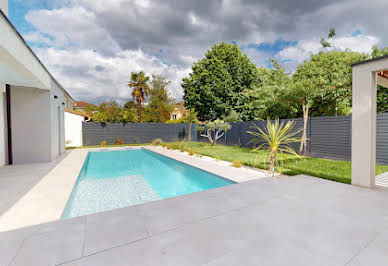 House with pool and terrace 2