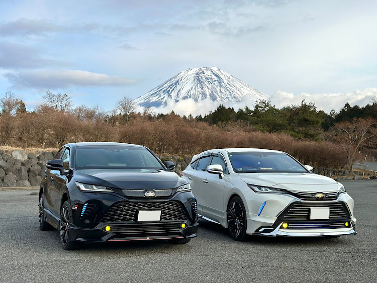 ハリアーの富士山とコラボ・富士山と愛車・コラボ・山梨・ありがとうございましたに関するカスタム事例の投稿画像1枚目
