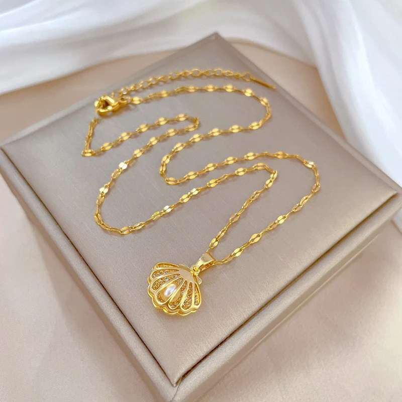 Collier Vintage Réglable Perle Micro Incrustation Cuivre. Un accessoire élégant pour sublimer votre style, ce bijou unique rehaussera votre tenue quotidienne et spéciale.