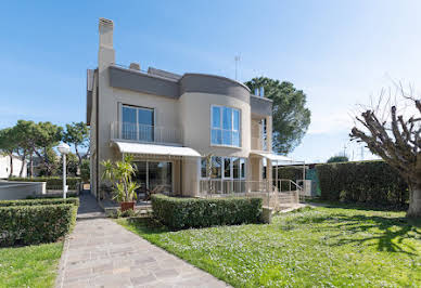 Villa avec piscine en bord de mer 3