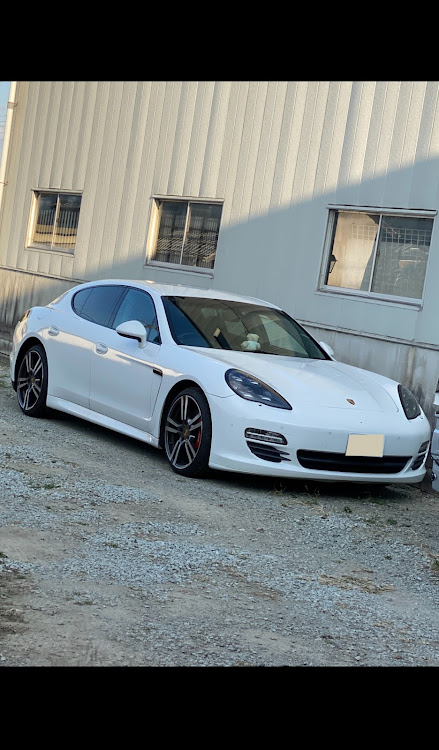 パナメーラのPorsche・パナメーラ970・カスタム入院中に関するカスタム事例の投稿画像1枚目