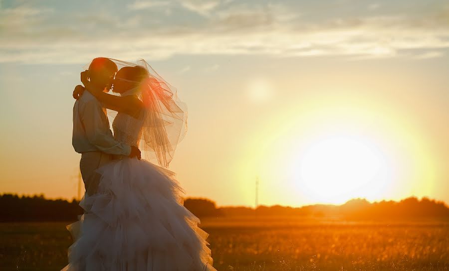 Wedding photographer Vladimir Zhuravlev (zhuravl07). Photo of 17 March 2013