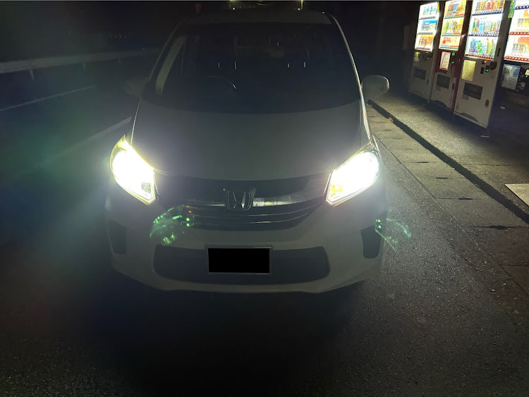 ボクシング1000段さんが投稿したいつもイイね＆コメントありがとうございます😆・球交換・対向車には迷惑かけず認知、判断しやすいカッ🌙・👍グンジョー・ステッカー作りましたに関するカスタム事例の投稿画像1枚目