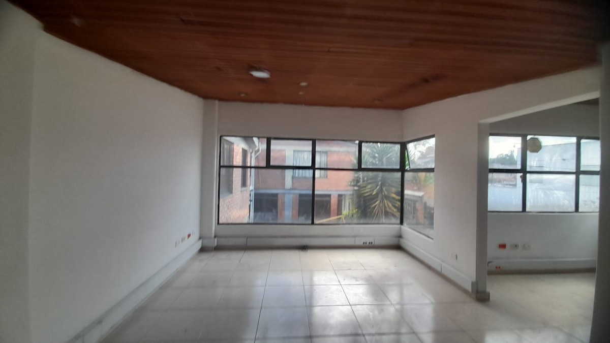 Casa En Venta - La Esmeralda, Bogota