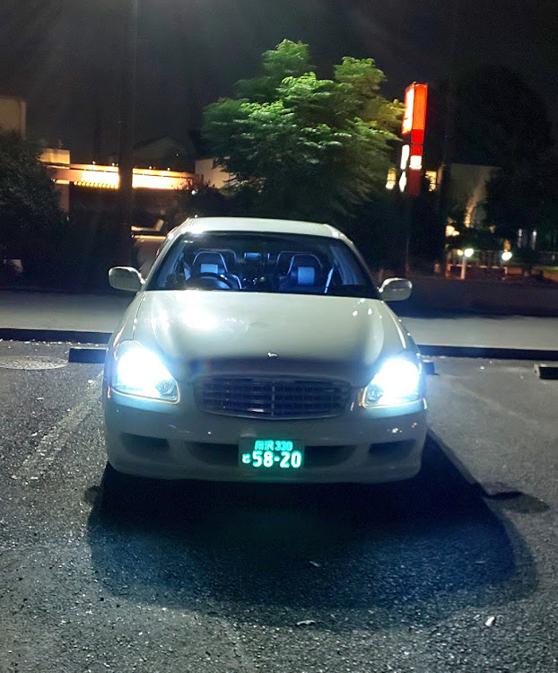 シーマの今日も一日お疲れ様でした。・#駐車場でパシャリ🤳に関するカスタム事例の投稿画像1枚目