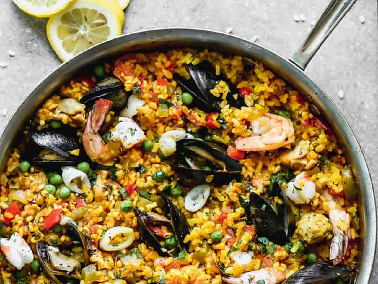 Easy Spanish Paella I Panning The Globe