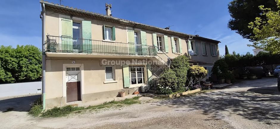 Vente immeuble 16 pièces 306 m² à Salon-de-Provence (13300), 825 000 €