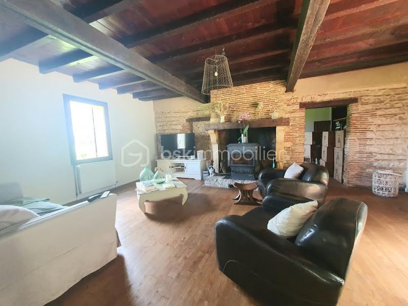 Vente ferme 6 pièces 186 m² à Lamonzie-Saint-Martin (24680), 355 000 €