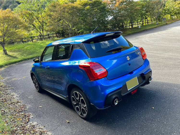 スイフトスポーツの10月もよろしくお願いします・紅葉と愛車・ドライブに関するカスタム事例の投稿画像3枚目