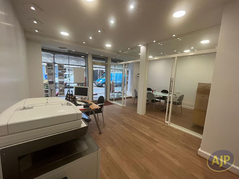 Location  locaux professionnels  36 m² à Paris 14ème (75014), 1 963 €