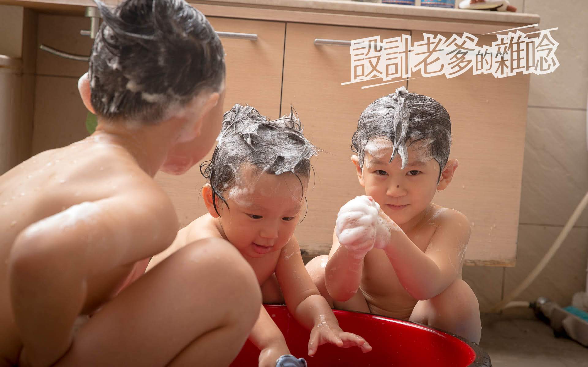 AGANNA海鸚精油嬰幼兒溫和洗髮精＋AGANNA企鵝精油嬰幼兒溫和沐浴露 小娃也有天然草本無添加的SPA時光呦~