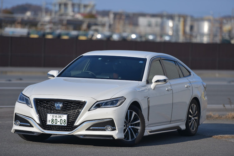 クラウンセダンの宮城県・220クラウン・モデリスタ・AZSH20・クラウンに関するカスタム事例の投稿画像1枚目