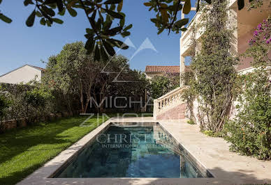 Maison avec piscine et terrasse 1