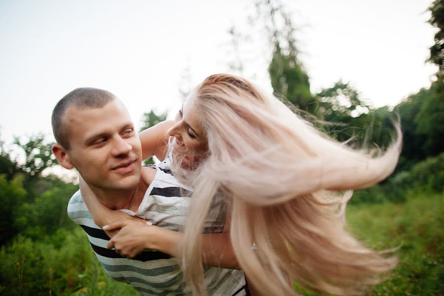 Fotógrafo de casamento Tatyana Tarasovskaya (tarasovskaya). Foto de 21 de agosto 2014