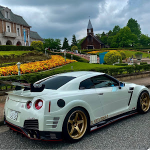 NISSAN GT-R