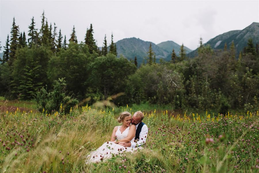 Wedding photographer Ella Mack (tea-oranges). Photo of 11 August 2019