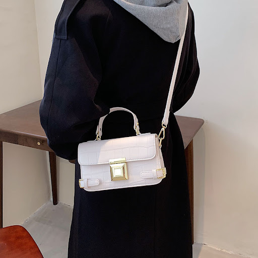 Title 2, Korean Fashion One-shoulder Diagonal Bag Small ...