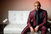 Sultry singer Kenny Lattimore.