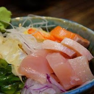 榆小舖日式生魚片丼飯