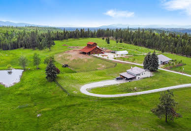 Corps de ferme avec jardin 11