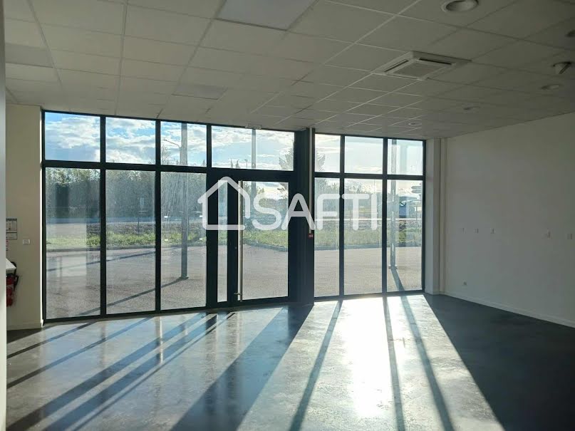 Vente locaux professionnels 20 pièces 1739 m² à Dissay (86130), 2 475 000 €