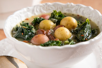 Zuppa Vegana: Italian Potato, Bean, and Kale Soup