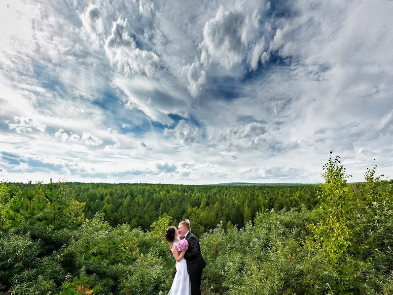 Fotografo di matrimoni Anton Matveev (antonmatveev). Foto del 8 dicembre 2015