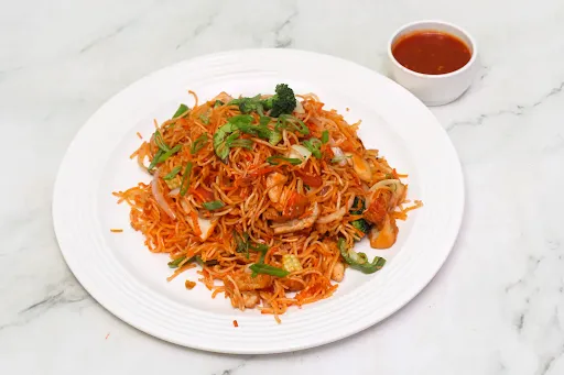 Chicken Signapuri Noodles